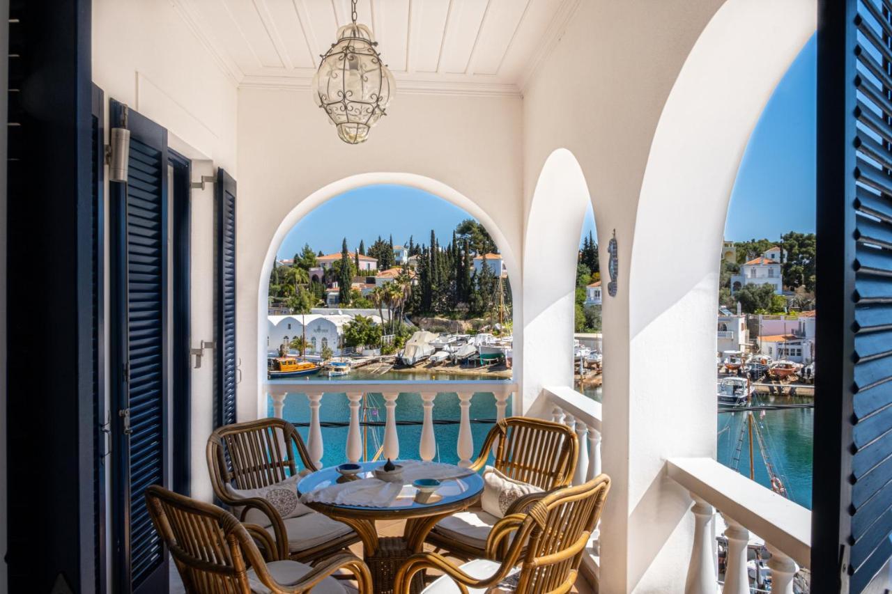 Porto Vecchio Luxury Suites Spetses Town Екстер'єр фото