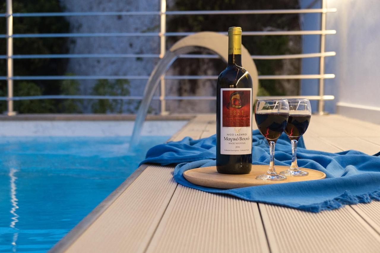 Porto Vecchio Luxury Suites Spetses Town Екстер'єр фото