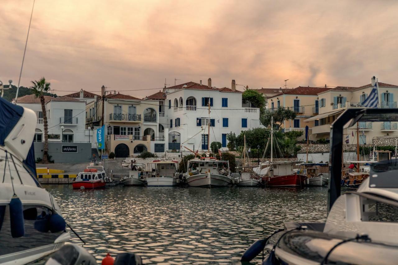 Porto Vecchio Luxury Suites Spetses Town Екстер'єр фото