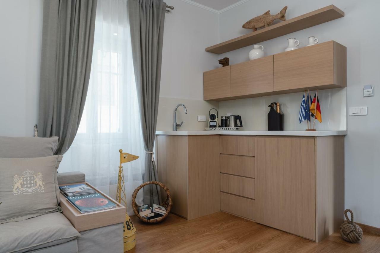Porto Vecchio Luxury Suites Spetses Town Екстер'єр фото