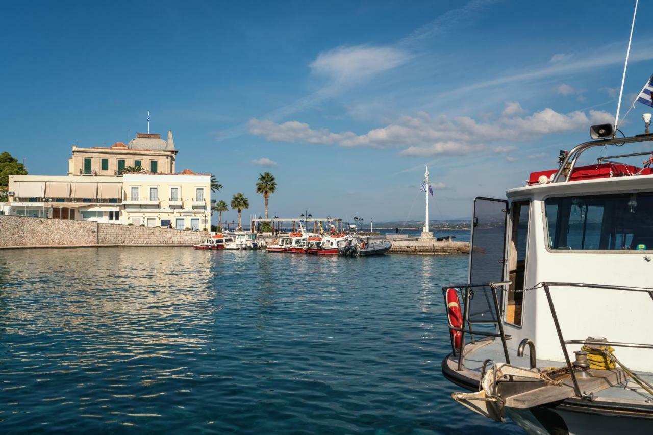 Porto Vecchio Luxury Suites Spetses Town Екстер'єр фото