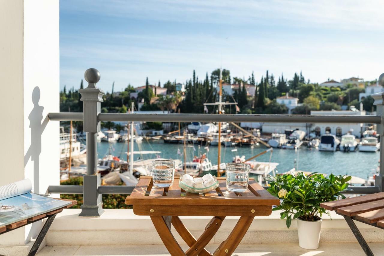 Porto Vecchio Luxury Suites Spetses Town Екстер'єр фото