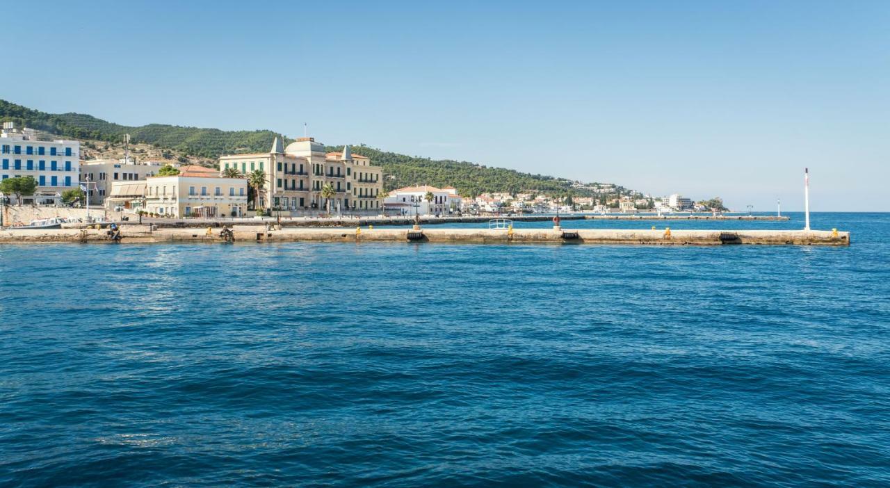 Porto Vecchio Luxury Suites Spetses Town Екстер'єр фото