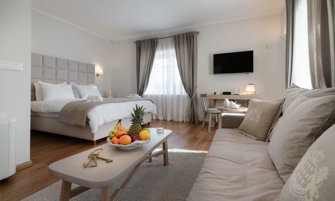 Porto Vecchio Luxury Suites Spetses Town Екстер'єр фото