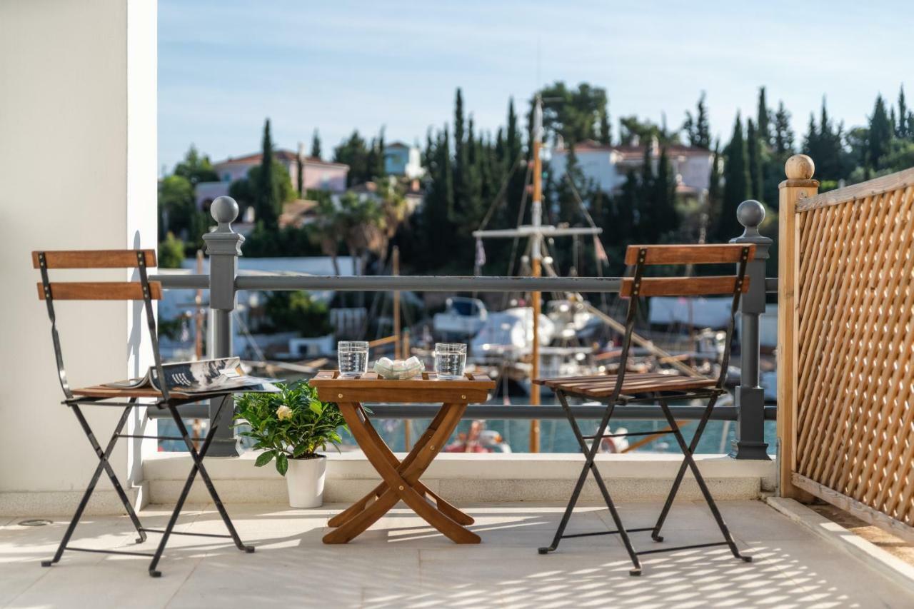 Porto Vecchio Luxury Suites Spetses Town Екстер'єр фото