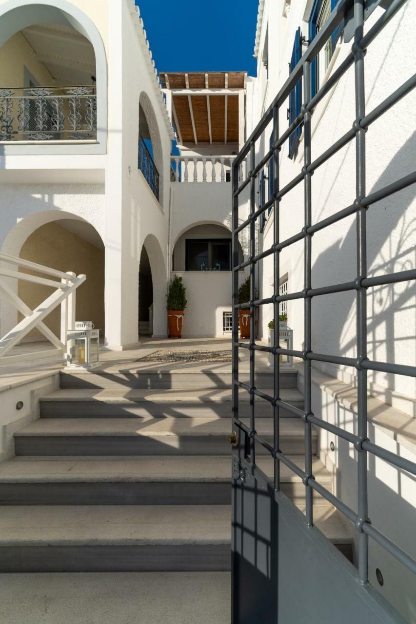 Porto Vecchio Luxury Suites Spetses Town Екстер'єр фото