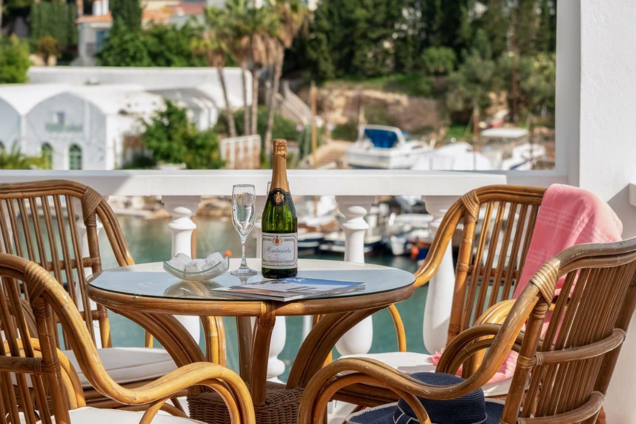 Porto Vecchio Luxury Suites Spetses Town Екстер'єр фото