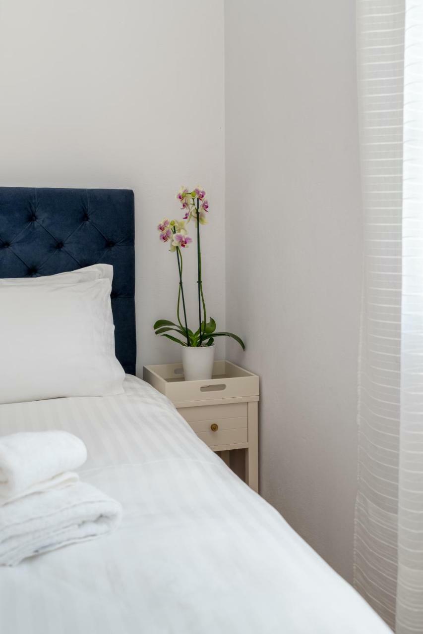 Porto Vecchio Luxury Suites Spetses Town Екстер'єр фото