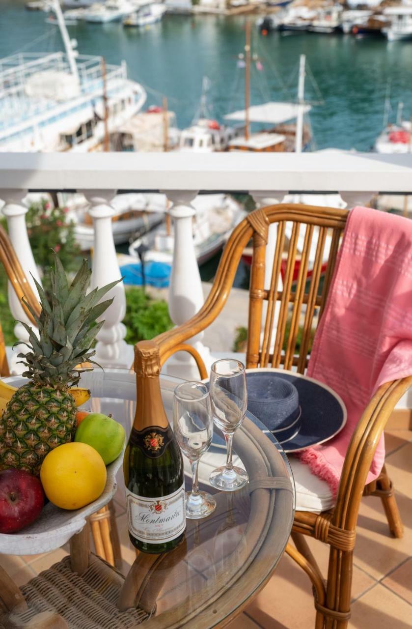 Porto Vecchio Luxury Suites Spetses Town Екстер'єр фото