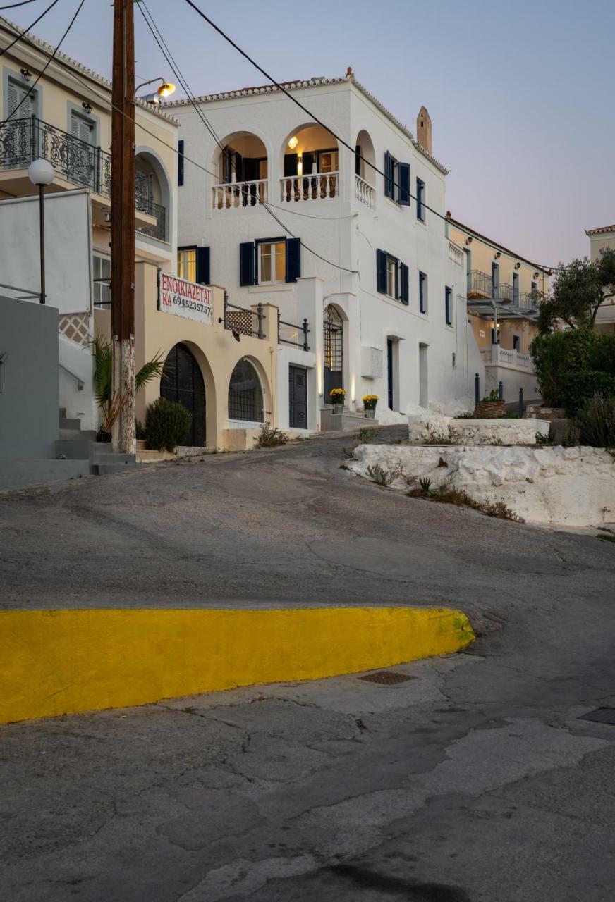Porto Vecchio Luxury Suites Spetses Town Екстер'єр фото