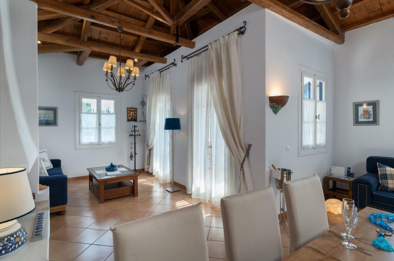Porto Vecchio Luxury Suites Spetses Town Екстер'єр фото