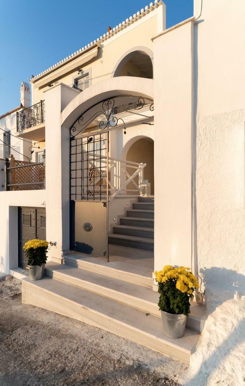 Porto Vecchio Luxury Suites Spetses Town Екстер'єр фото